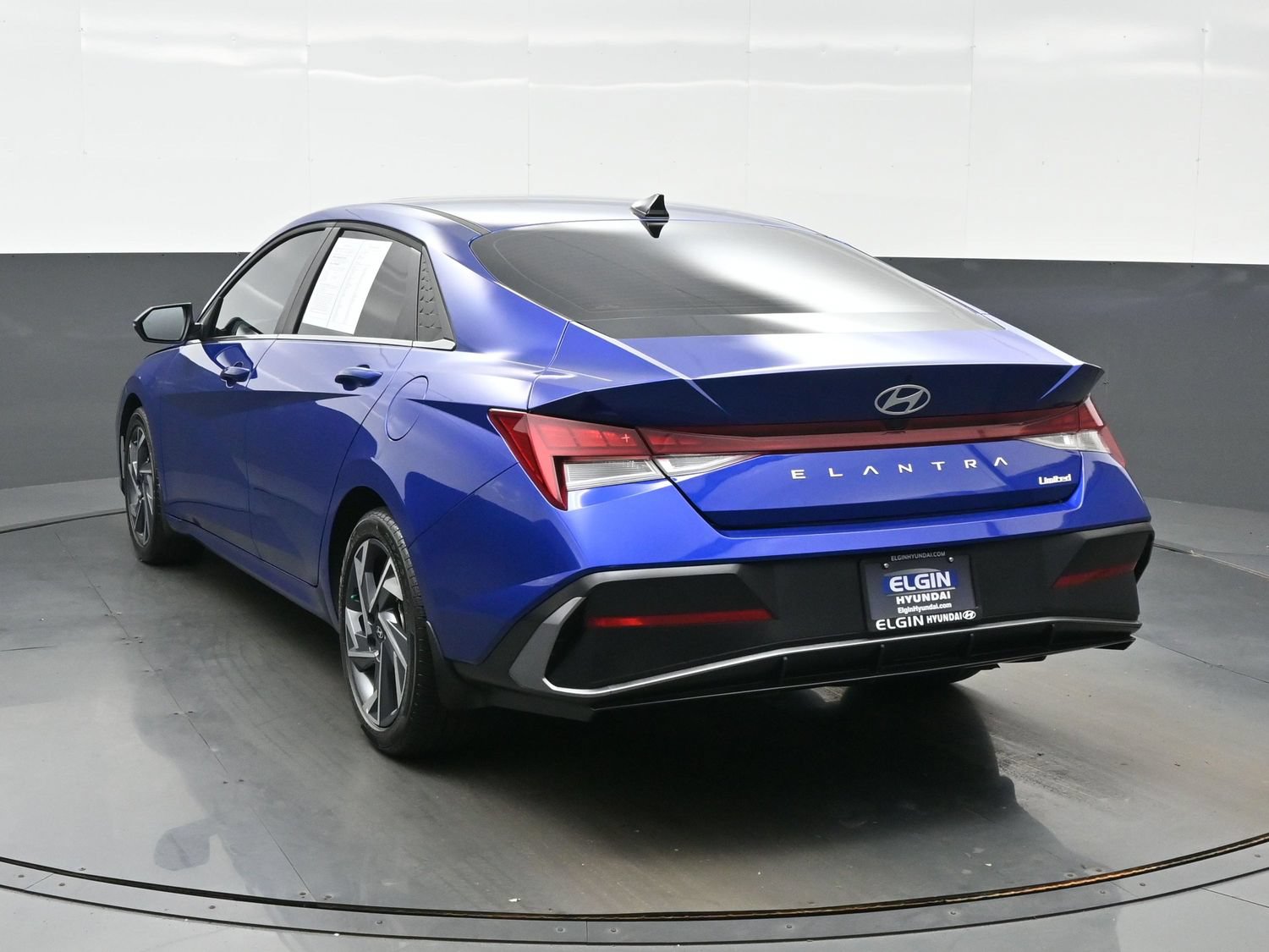 Certified 2025 Hyundai Elantra Limited FWD image 4