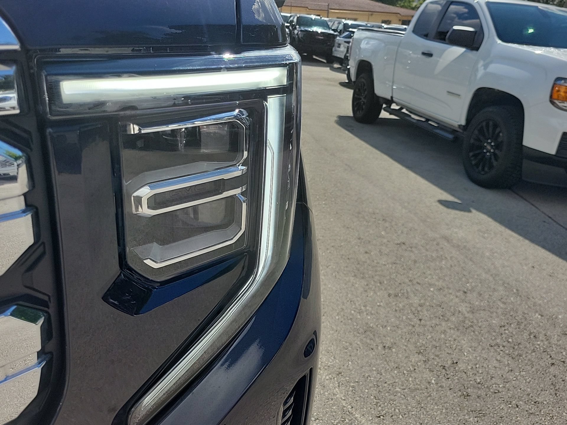 Used 2025 GMC Sierra 1500 Denali w/ Denali Reserve Package AWD/4WD image 4