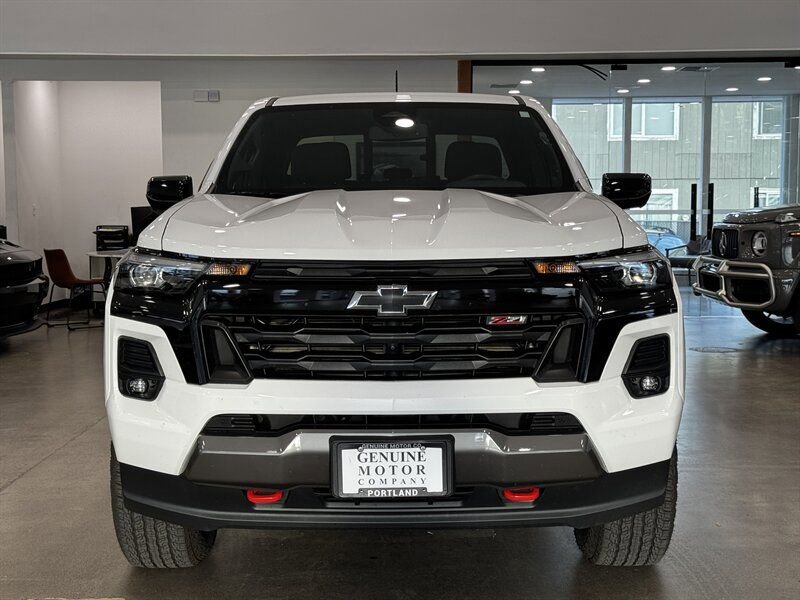 Used 2024 Chevrolet Colorado Z71 w/ Z71 Convenience Package 2 image 2