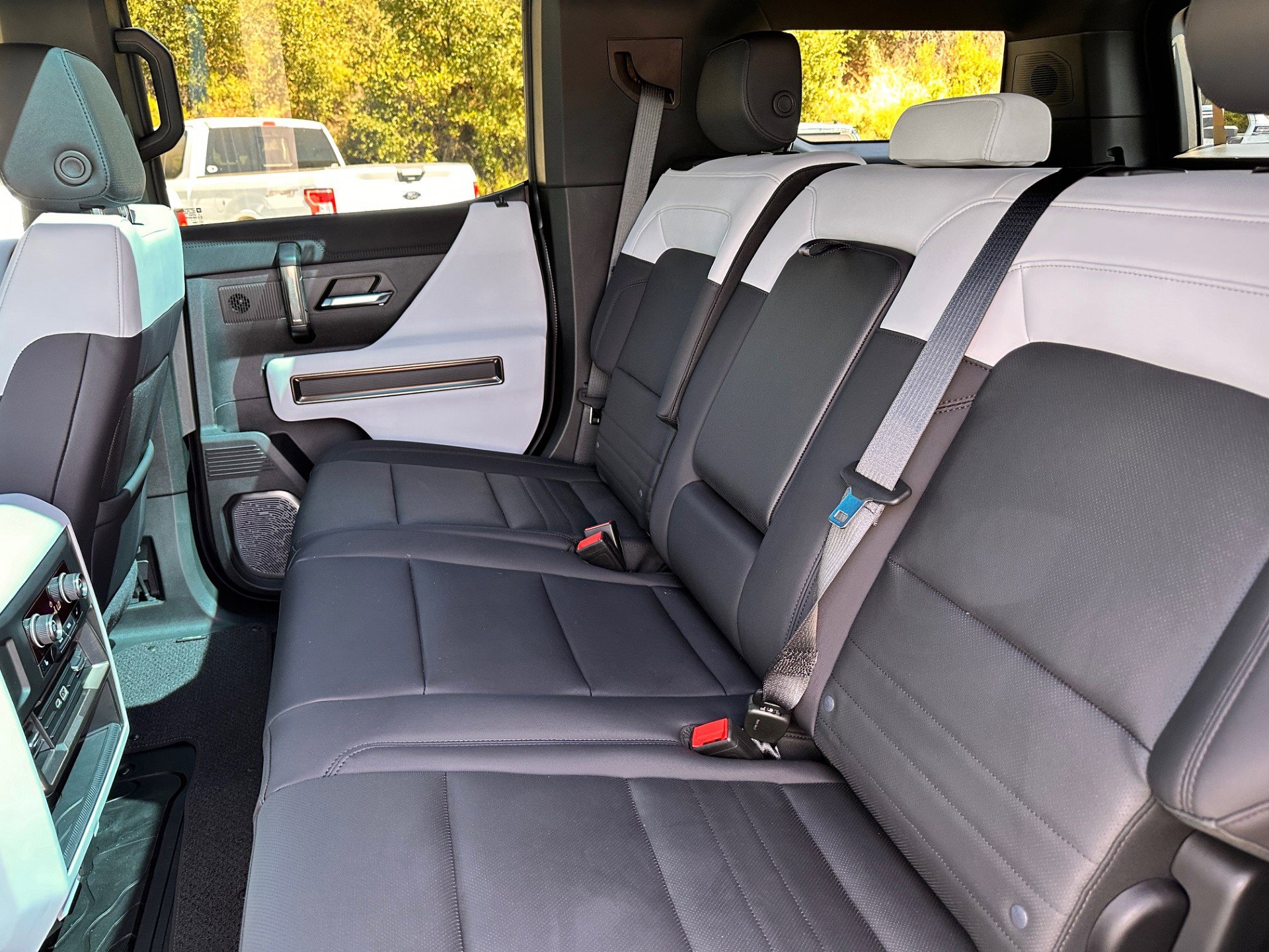 Used 2024 GMC Hummer EV 3X w/ Omega Edition AWD/4WD image 9
