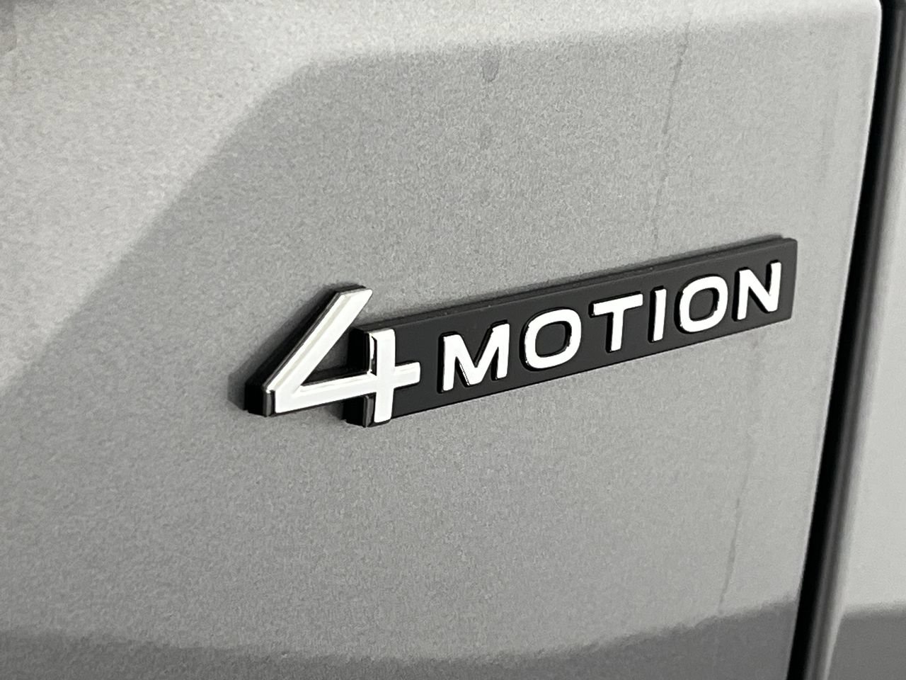 Used 2024 Volkswagen Atlas SEL Premium R-Line AWD/4WD image 37