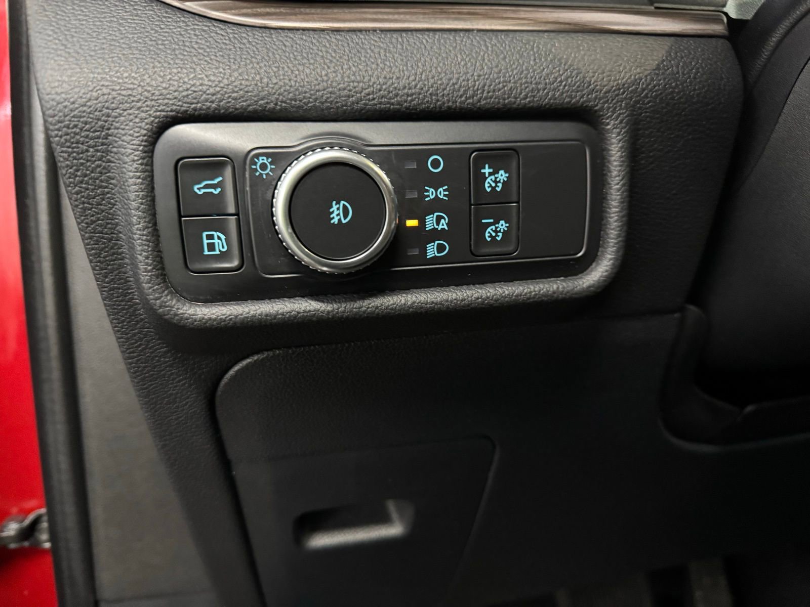 Used 2020 Ford Explorer Limited w/ Equipment Group 310A image 23