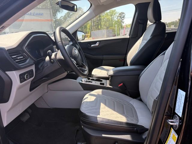 Used 2024 Ford Escape SE w/ PHEV Premium Package image 14