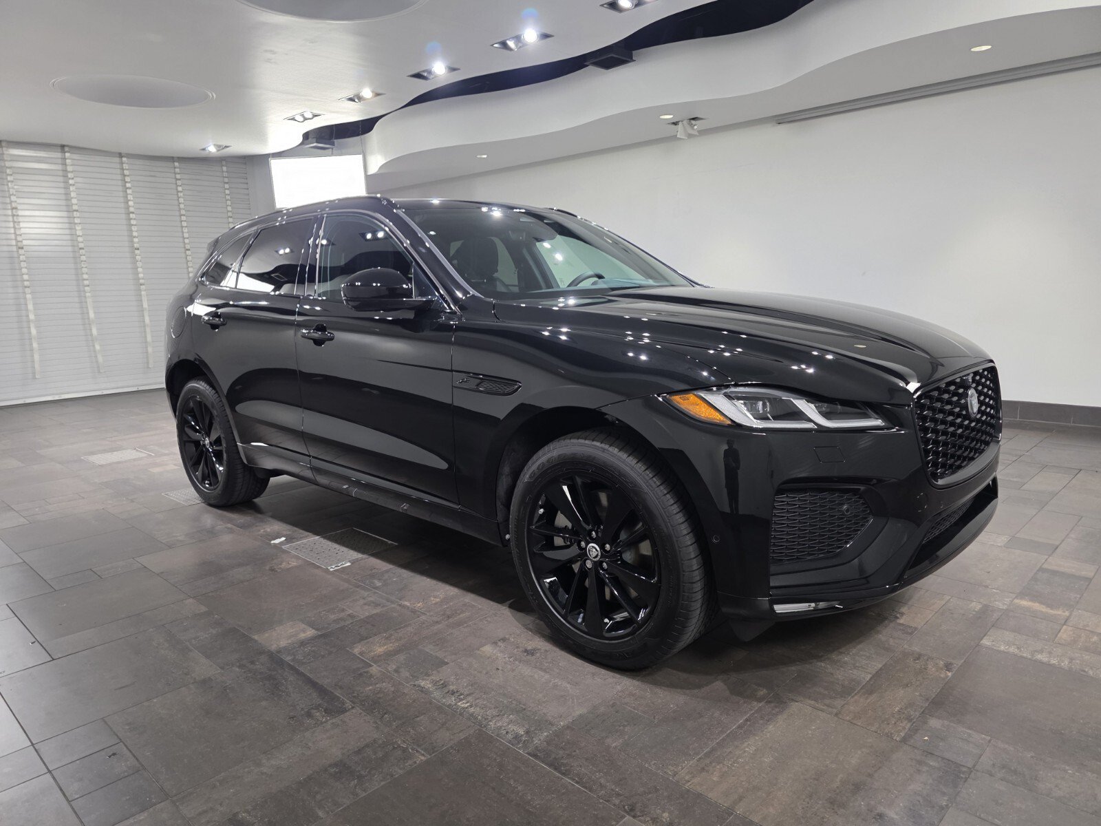 New 2026 Jaguar F-PACE R-Dynamic S AWD/4WD image 25