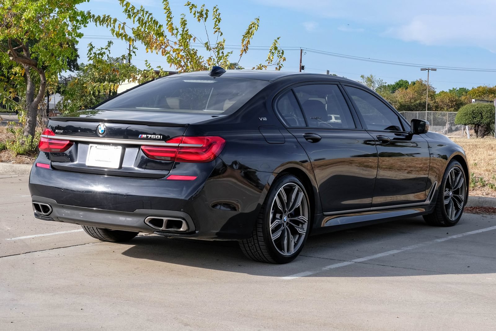 Used 2018 BMW M760i xDrive AWD/4WD image 7
