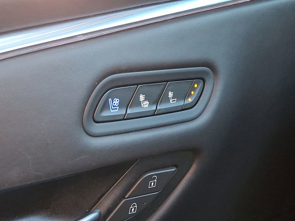 Used 2022 Cadillac Escalade ESV Sport Platinum image 29