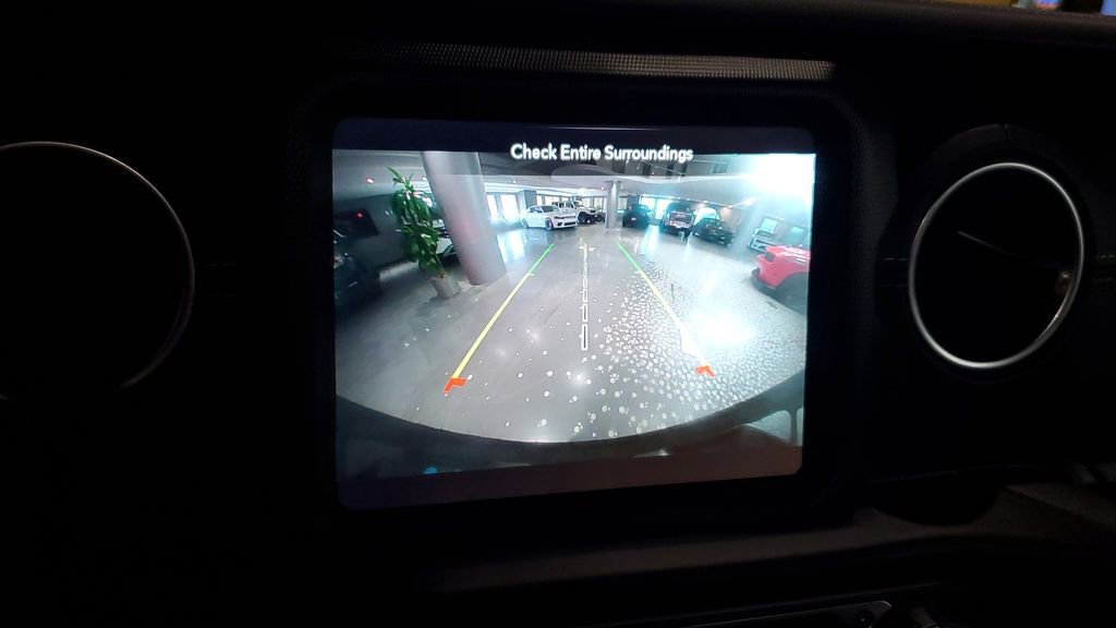 Used 2022 Jeep Wrangler Unlimited Sahara w/ Cold Weather Group image 26