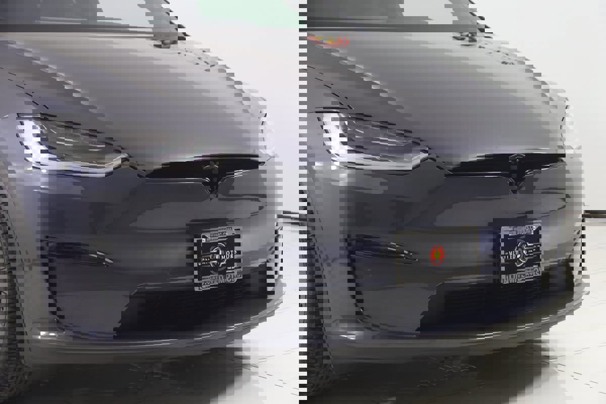 Used 2022 Tesla Model X image 47