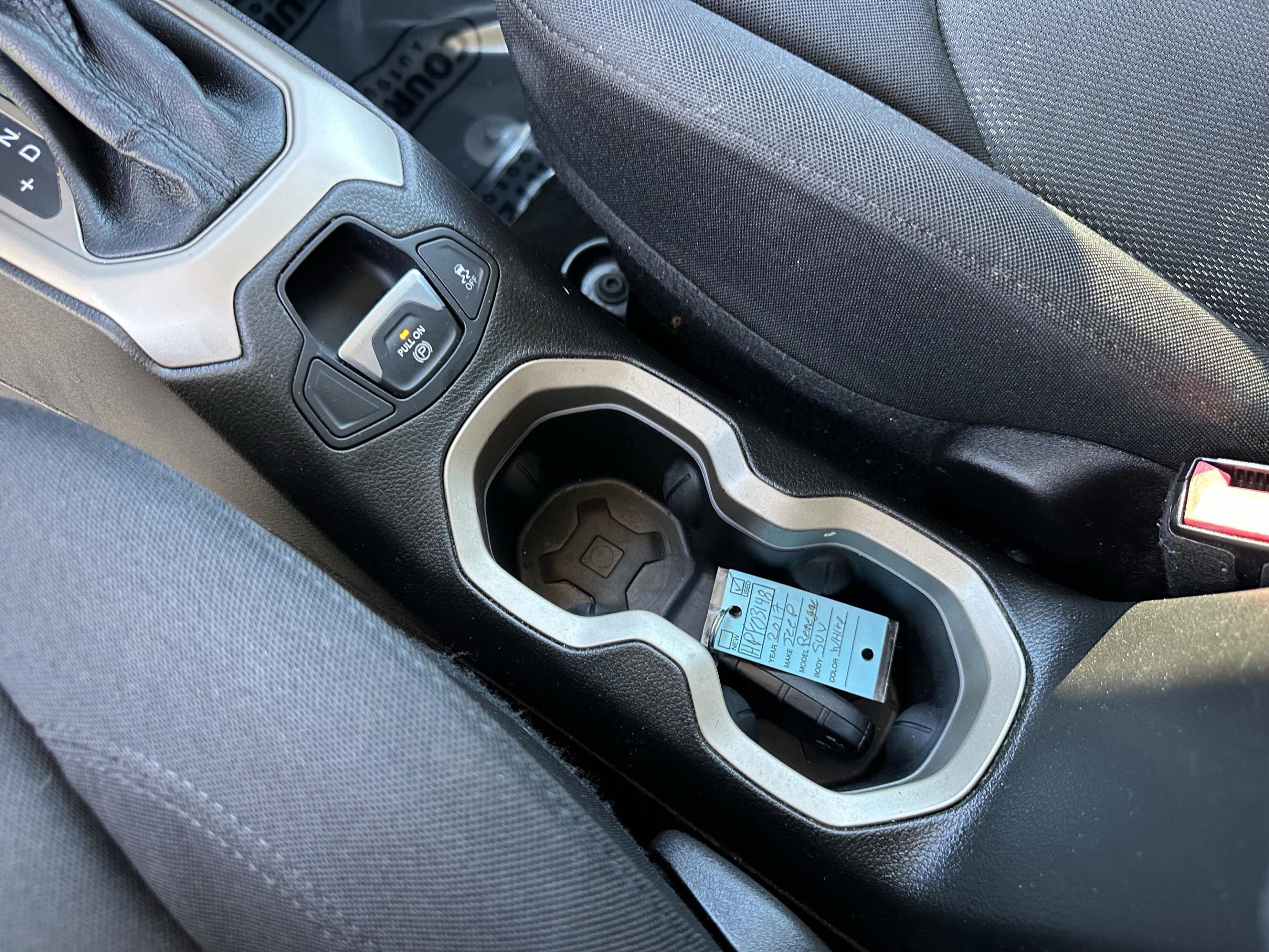 Used 2017 Jeep Renegade Latitude image 25