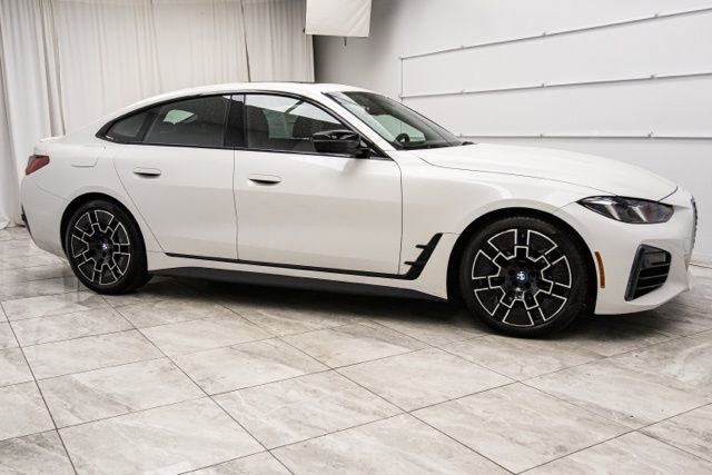 Used 2025 BMW 430i xDrive w/ M Sport Package image 2