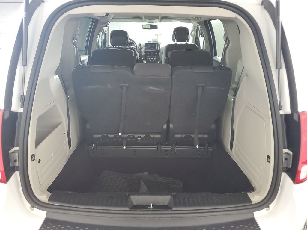 Used 2018 Dodge Grand Caravan SE w/ UConnect Hands-Free Group FWD image 31