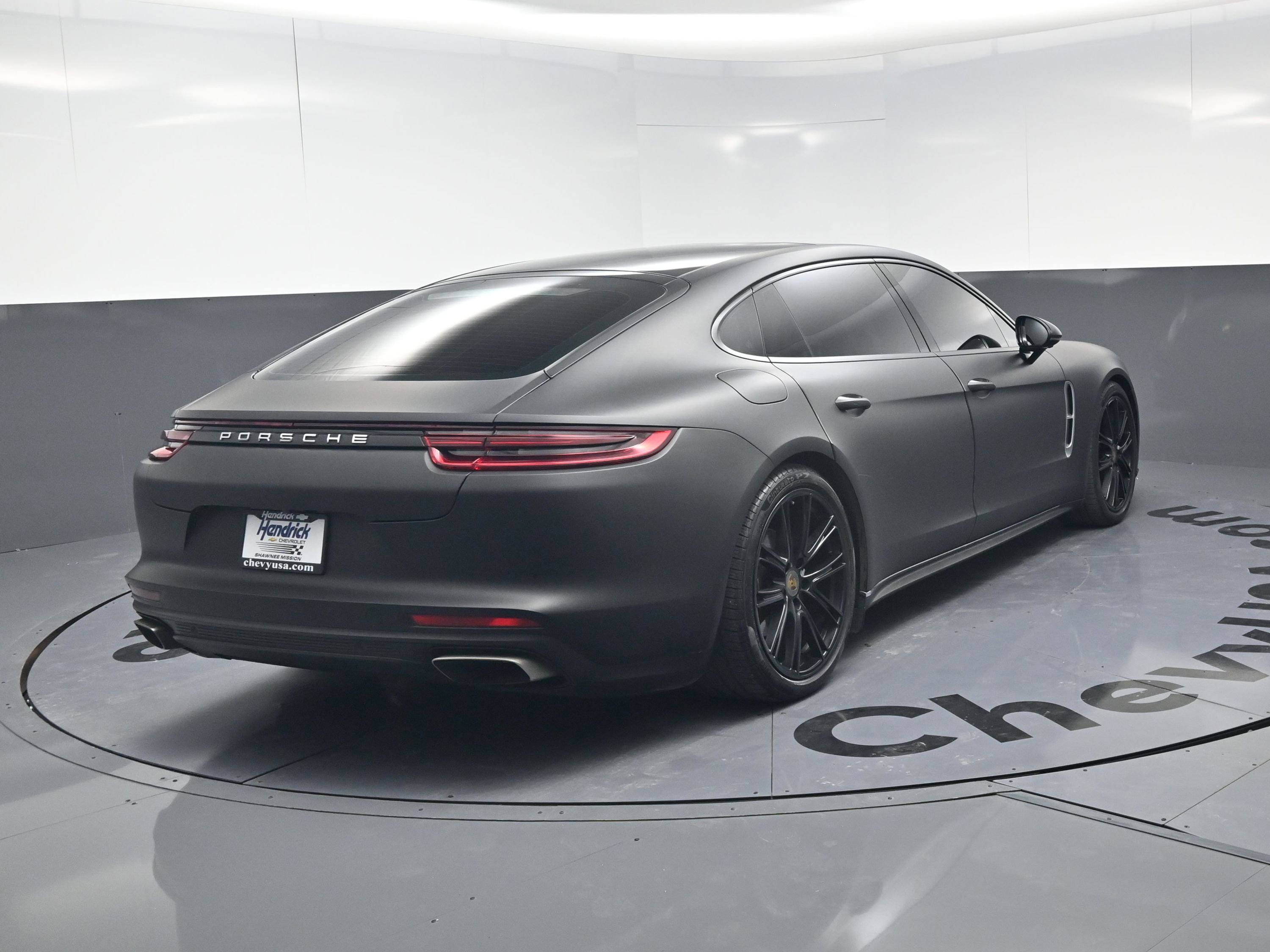 Used 2018 Porsche Panamera 4 Executive image 9