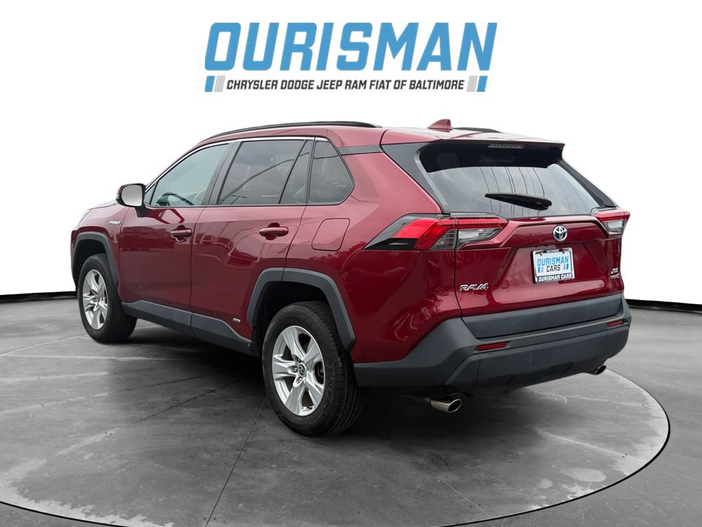 Used 2021 Toyota RAV4 XLE w/ Convenience Package AWD/4WD image 4