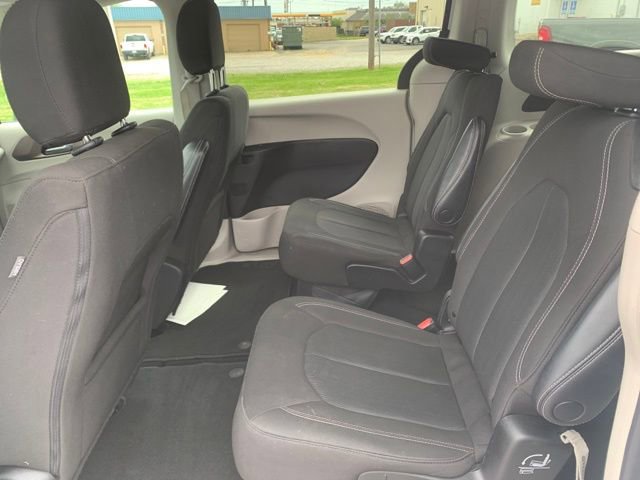 Used 2023 Chrysler Voyager LX FWD image 23
