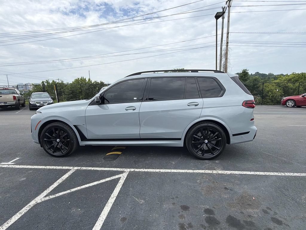 Used 2023 BMW X7 M60i w/ Executive Package AWD/4WD image 6
