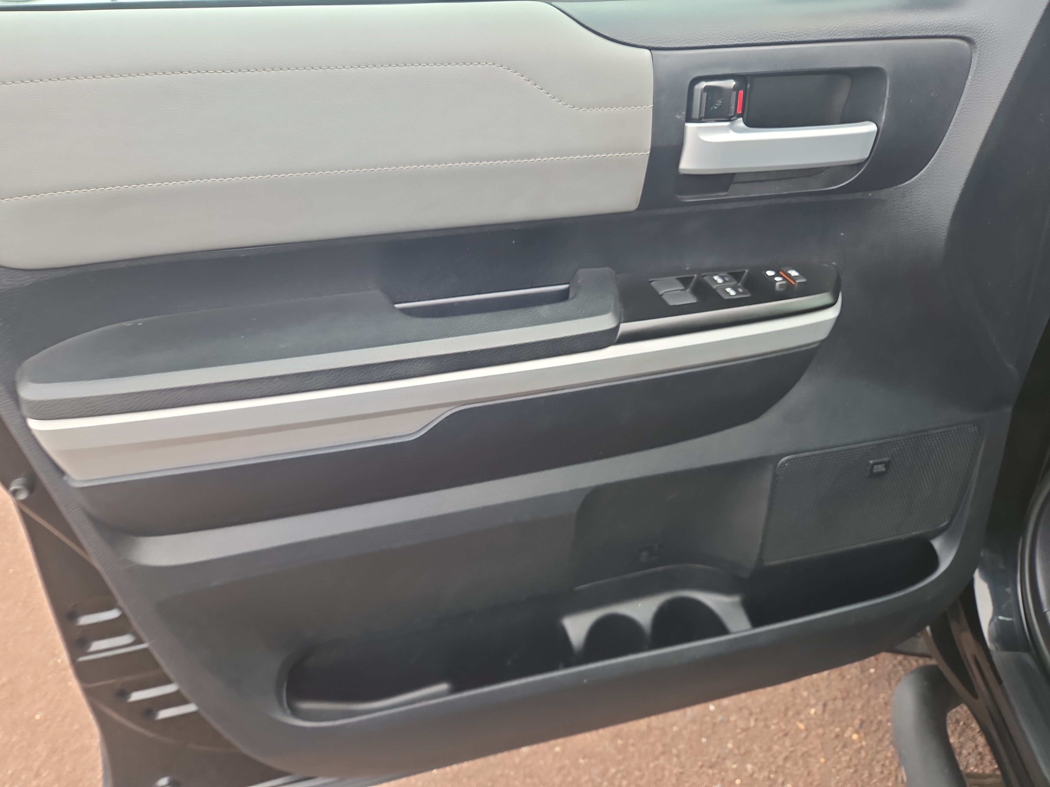 Used 2018 Toyota Tundra Limited w/ Limited Premium Package AWD/4WD image 13
