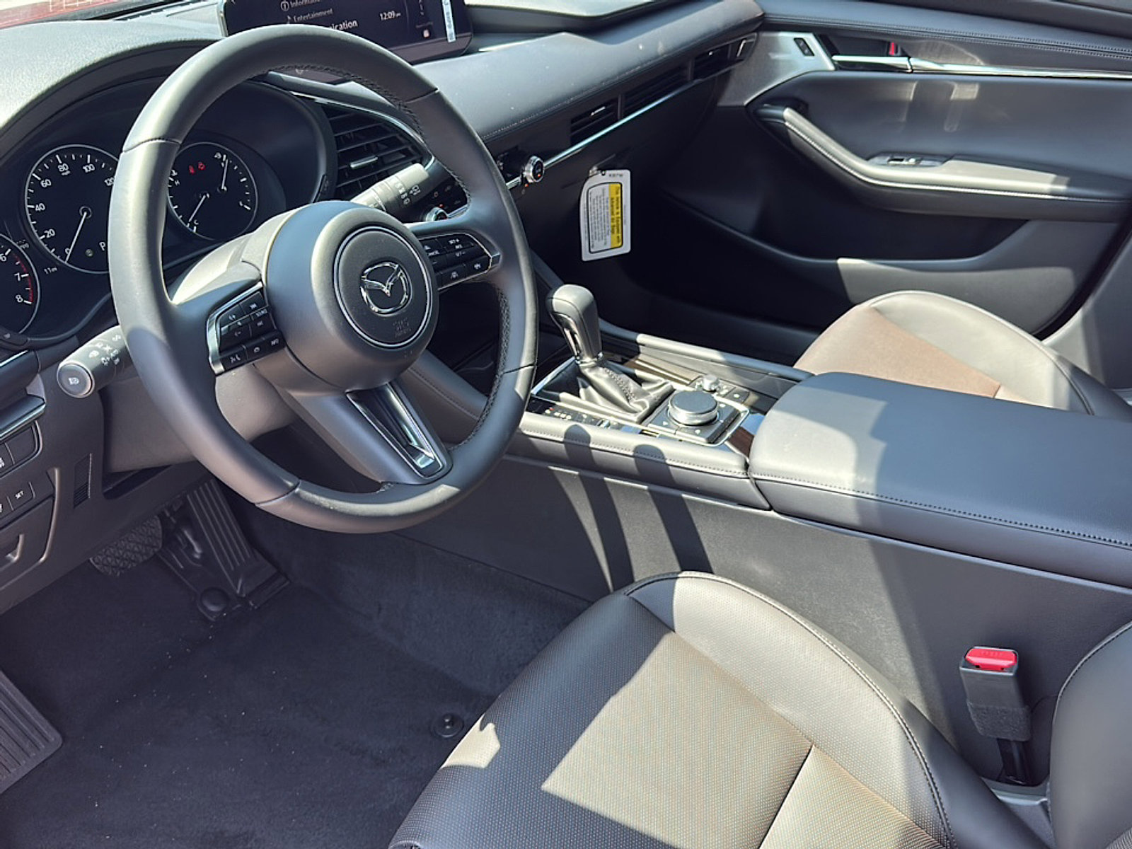 New 2025 MAZDA MAZDA3 Hatchback w/Premium Plus Pkg image 9