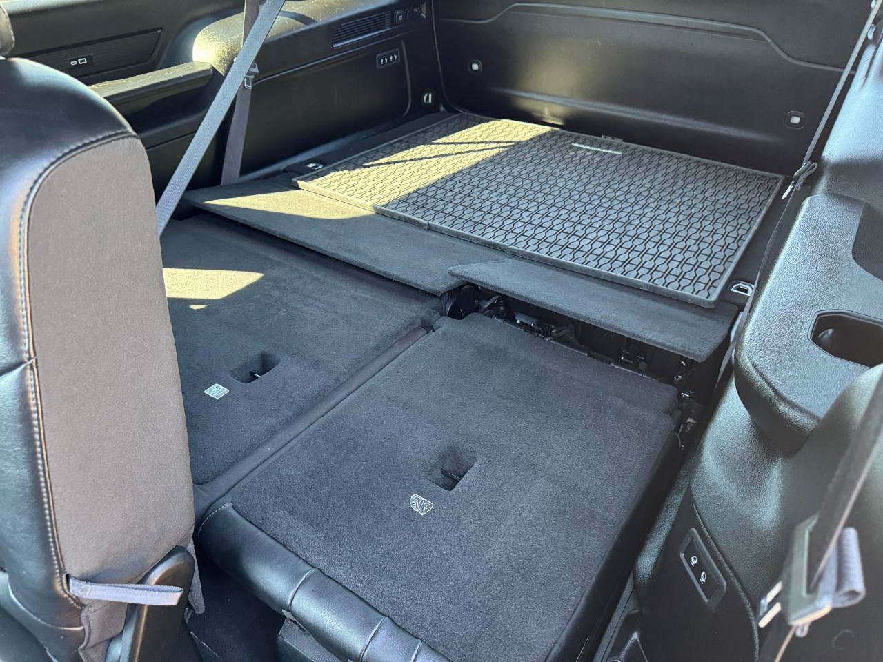 Used 2024 Jeep Wagoneer L Series II w/ Flexible Seating Group RWD image 26
