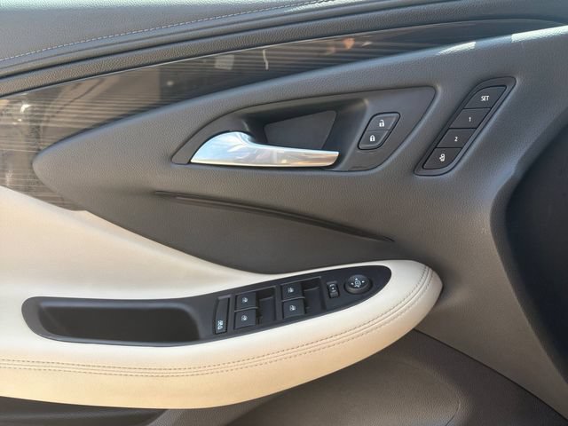 Used 2020 Buick Envision Essence FWD image 4