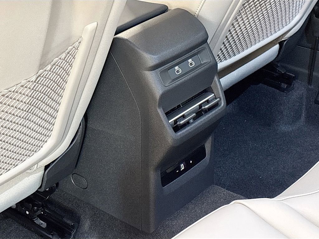 New 2026 Audi Q3 quattro 2.0T AWD/4WD image 17