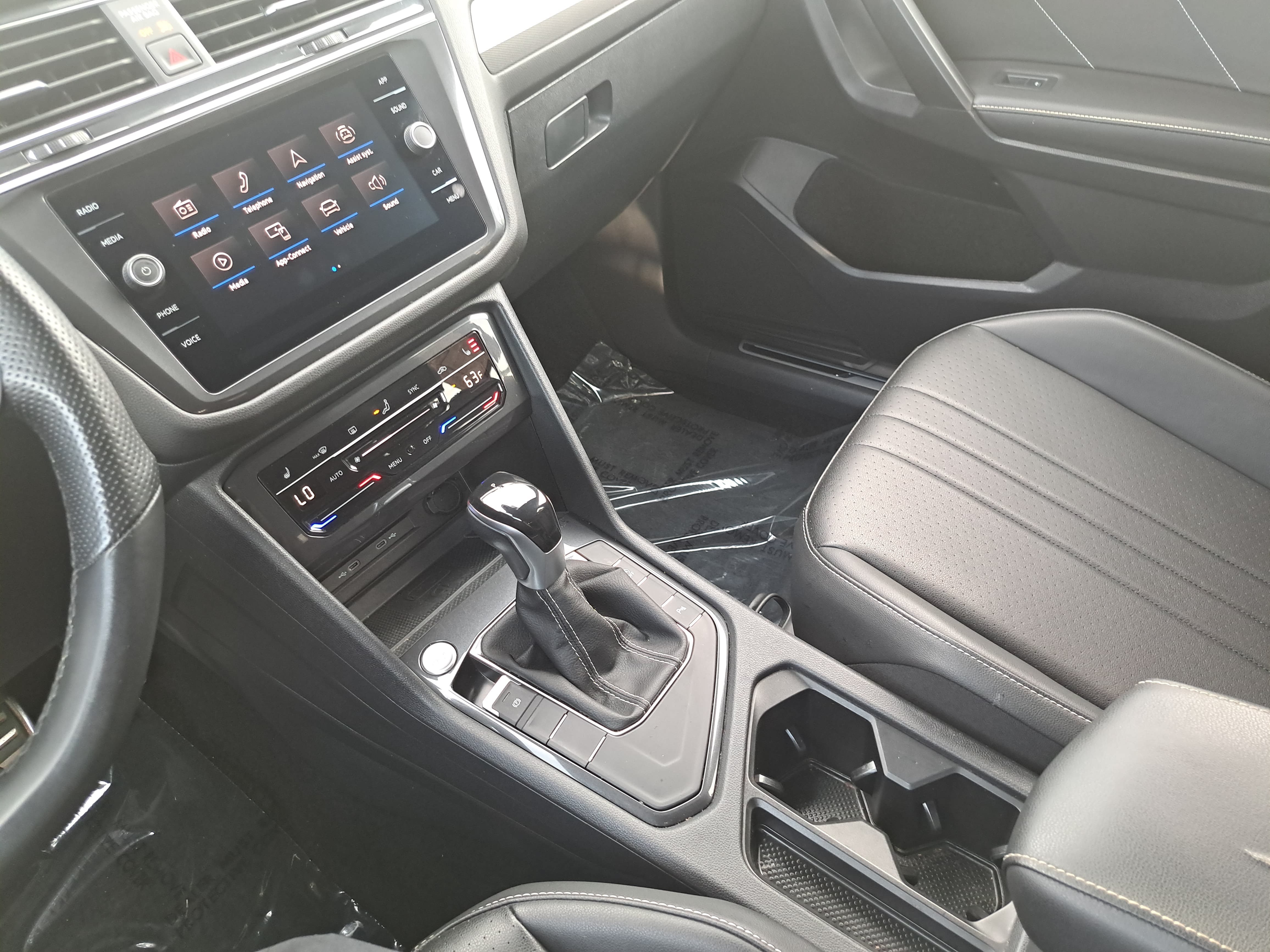 Used 2023 Volkswagen Tiguan SE R-Line FWD image 25