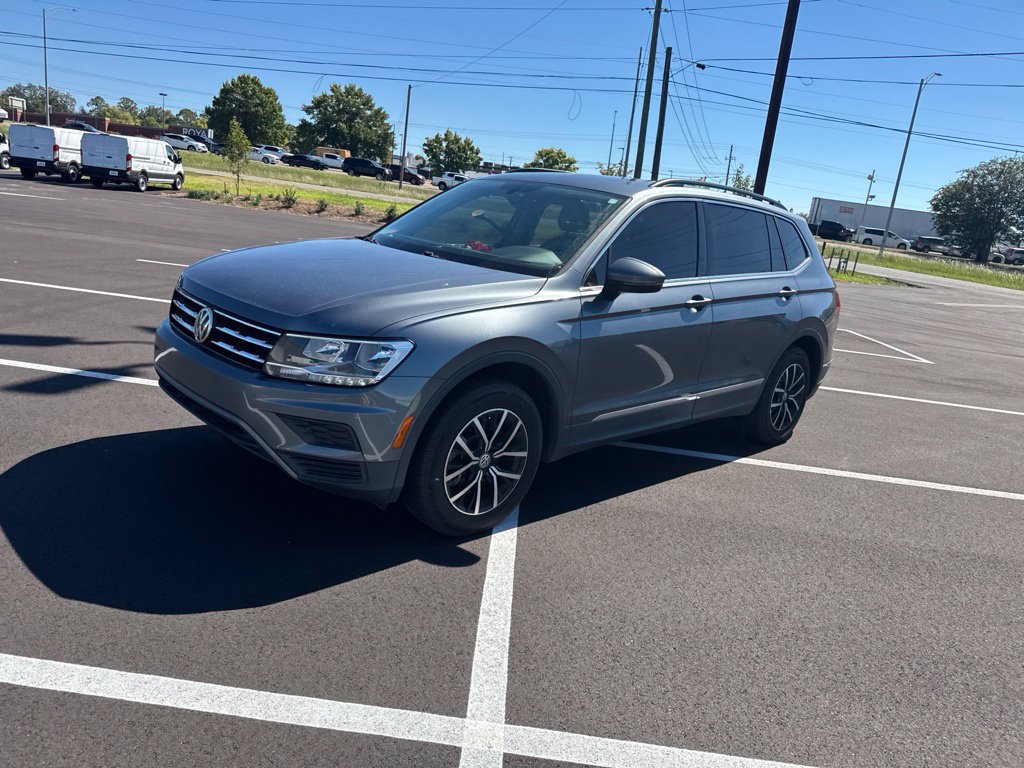 Used 2021 Volkswagen Tiguan SE w/ Panoramic Sunroof Package FWD image 7