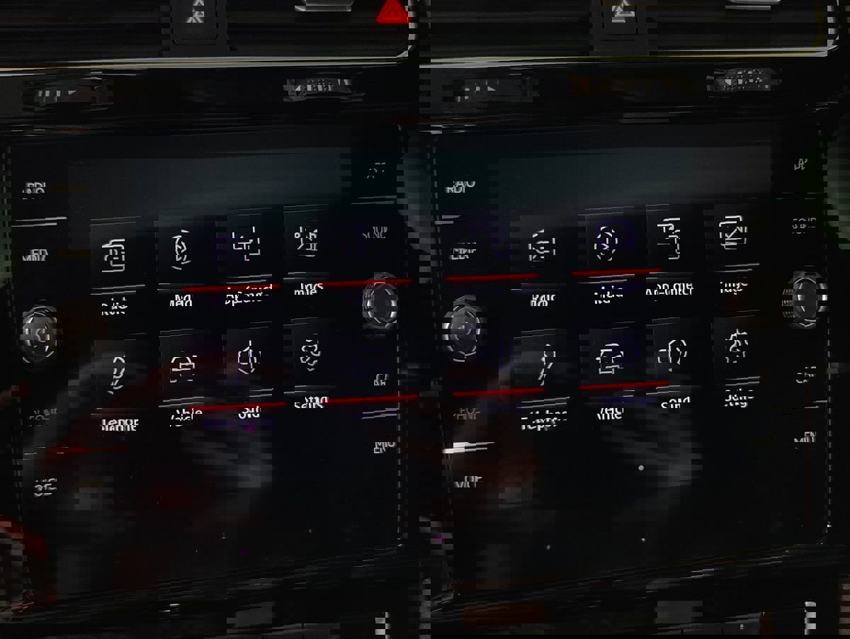 Used 2019 Volkswagen GTI SE w/ SE Experience Package image 33