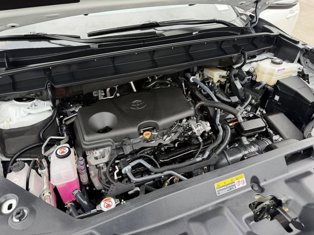 Used 2023 Toyota Highlander XLE FWD image 27