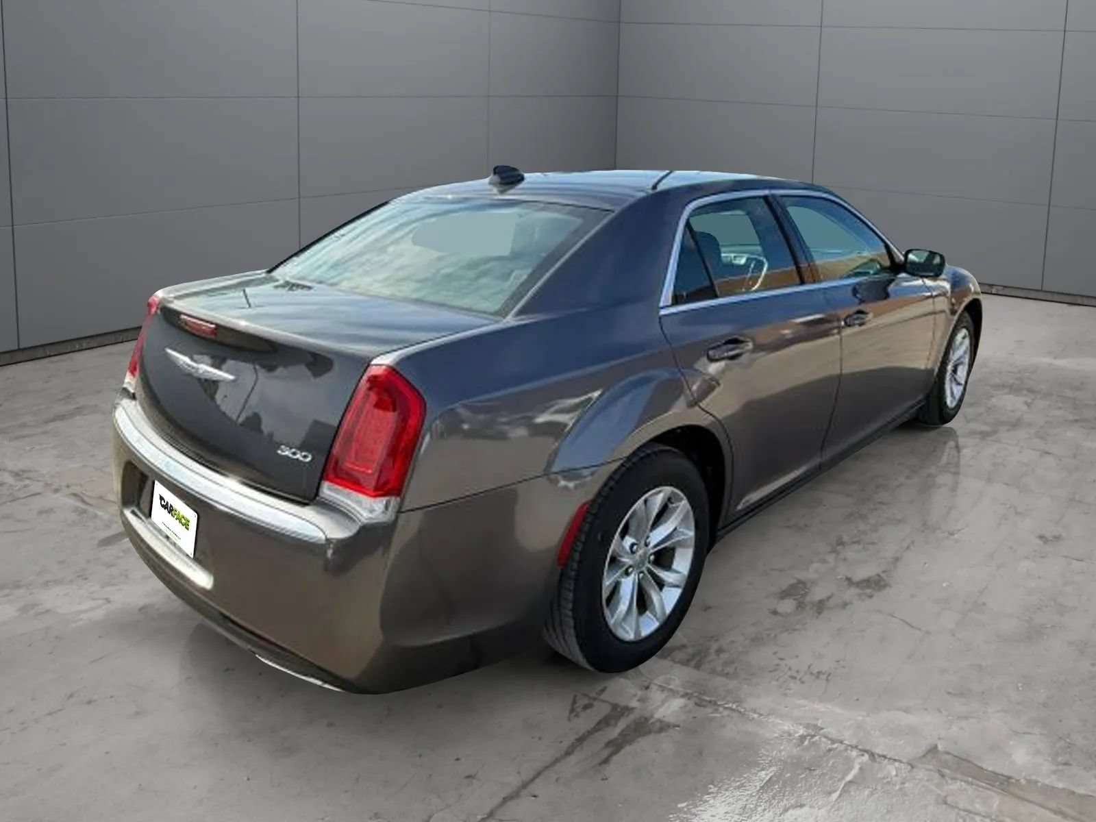 Used 2019 Chrysler 300 Touring RWD image 6