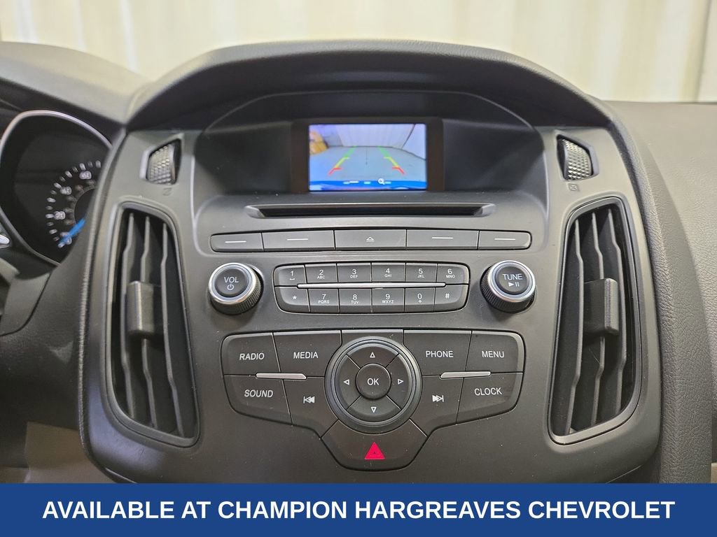 Used 2016 Ford Focus SE w/ SE Cold Weather Package FWD image 20