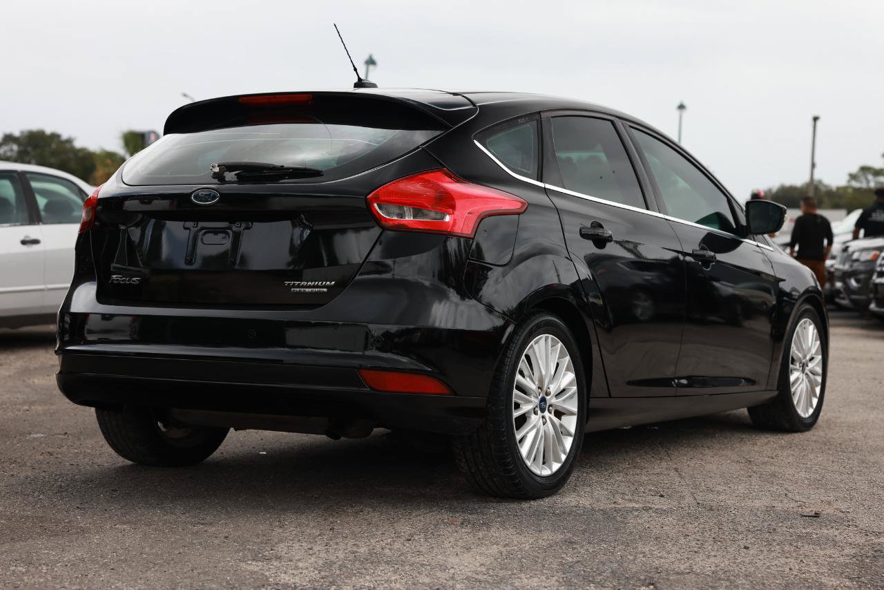 Used 2016 Ford Focus Titanium FWD image 11