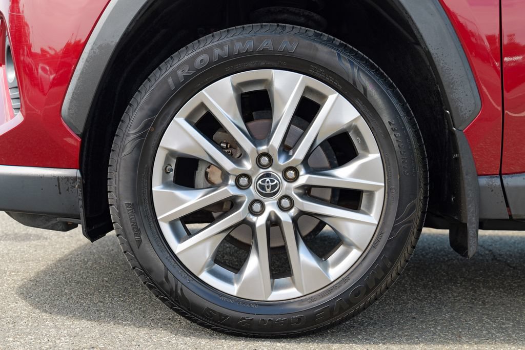 Used 2019 Toyota RAV4 XLE Premium w/ All Weather Liner Package AWD/4WD image 15