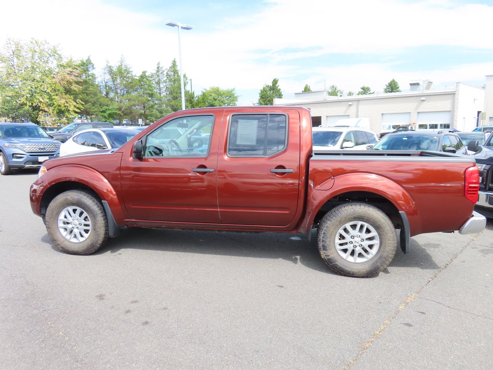 Used 2016 Nissan Frontier SV AWD/4WD image 8