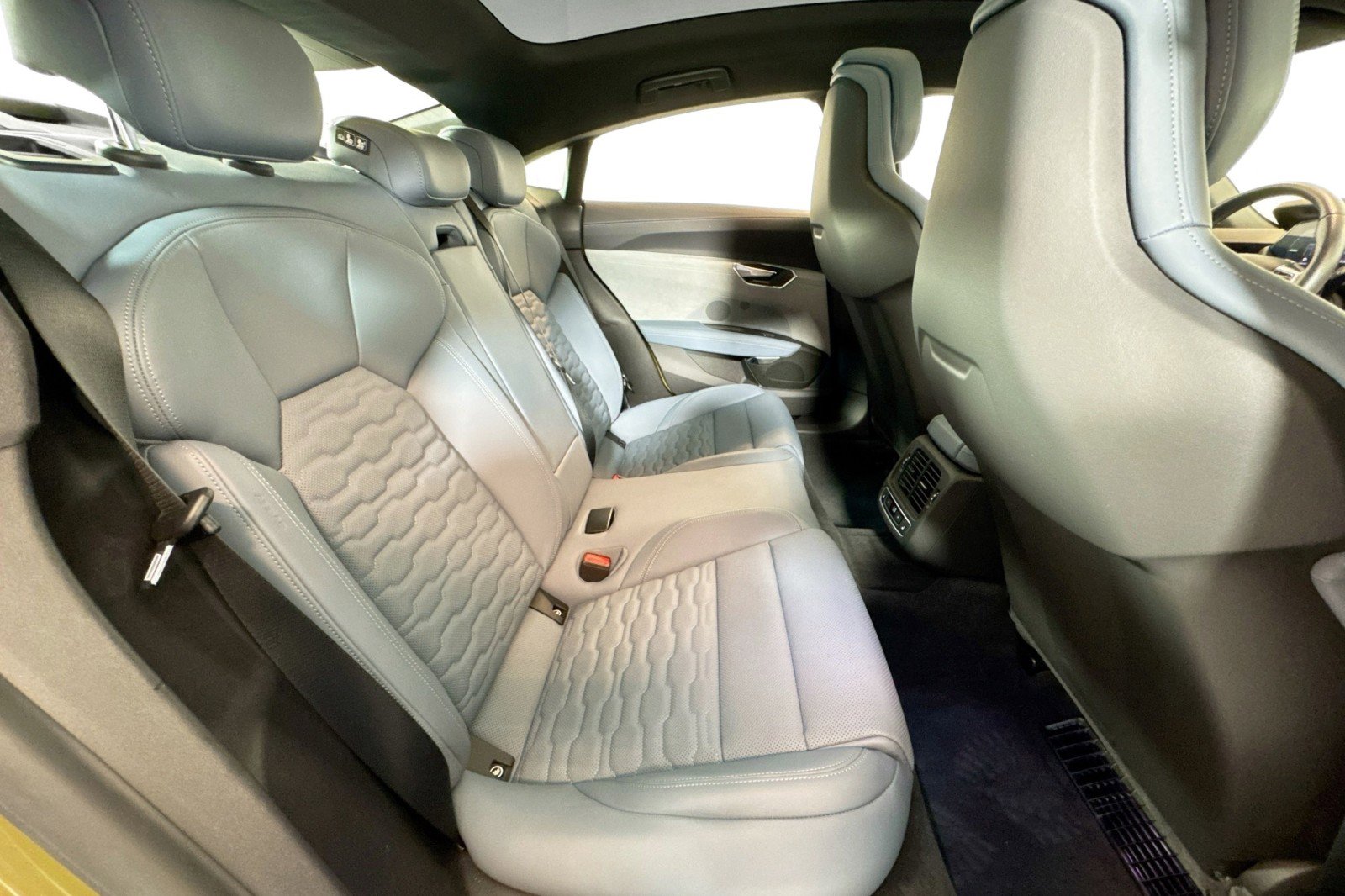 Used 2022 Audi e-tron GT Prestige w/ Prestige Package image 25