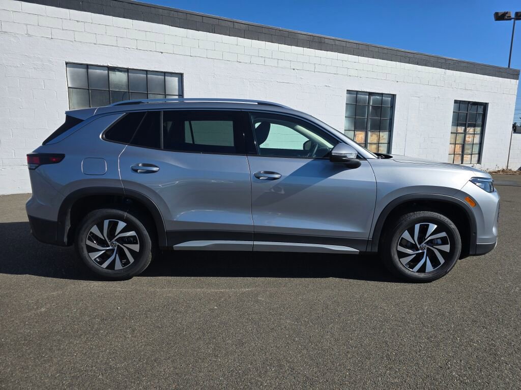 New 2025 Volkswagen Tiguan S image 3