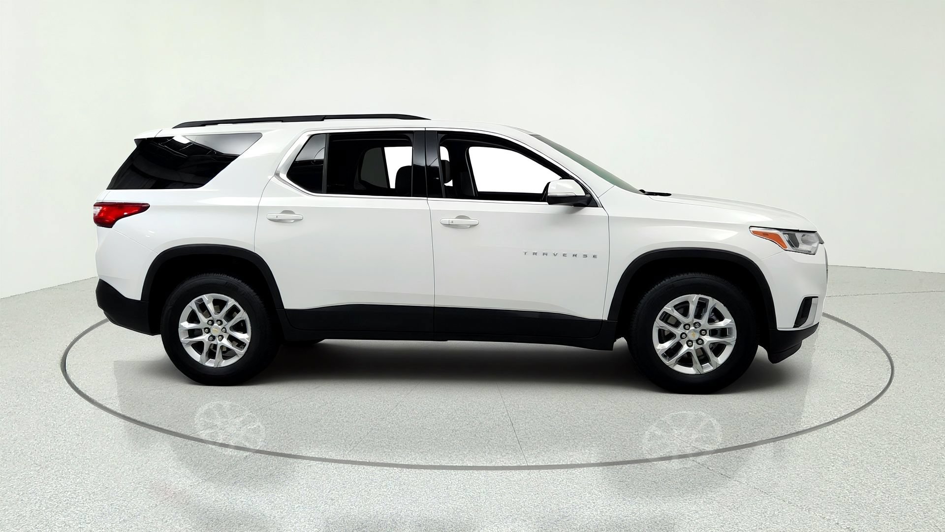 Used 2021 Chevrolet Traverse LT FWD image 6