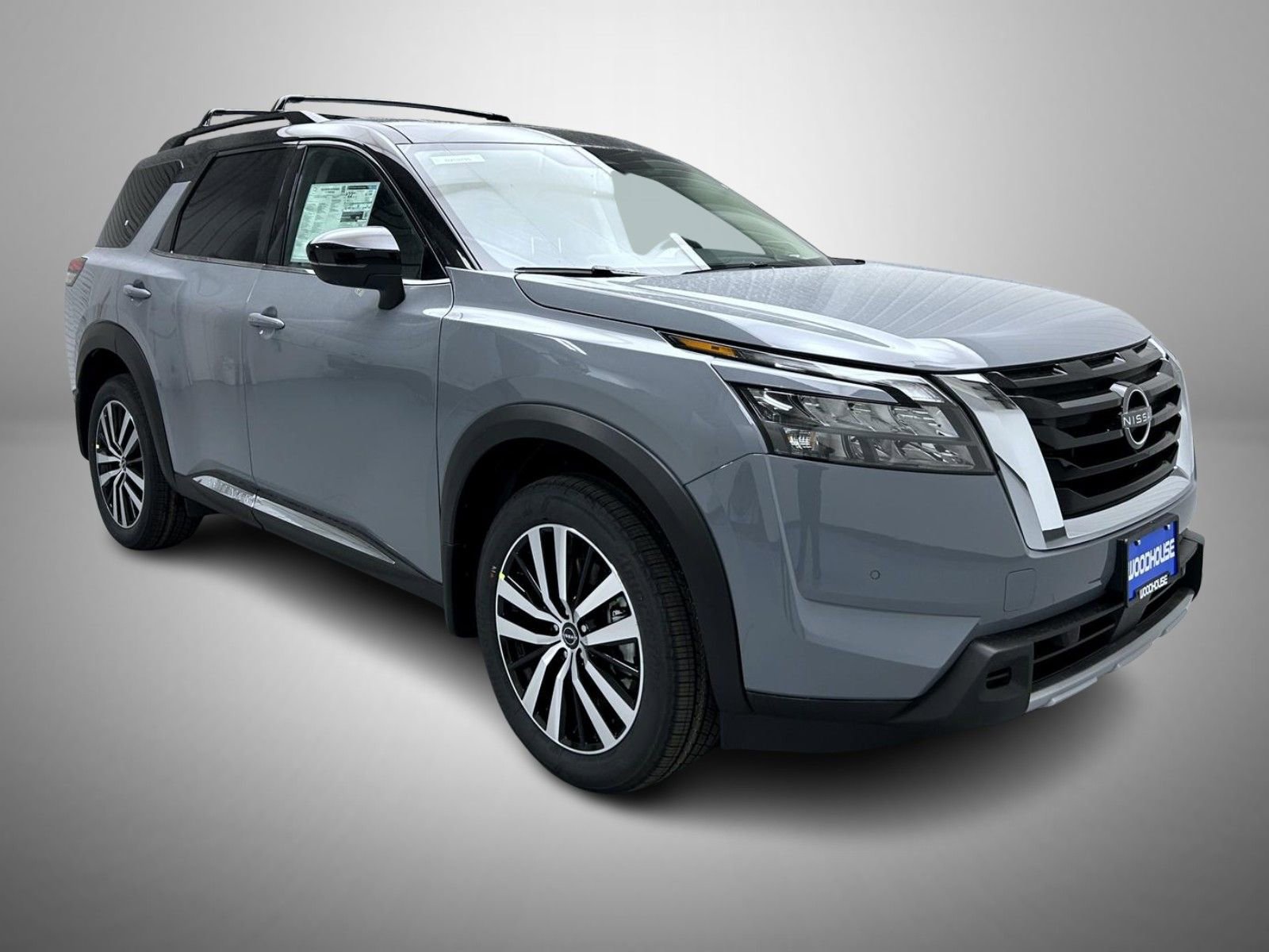New 2025 Nissan Pathfinder Platinum image 3