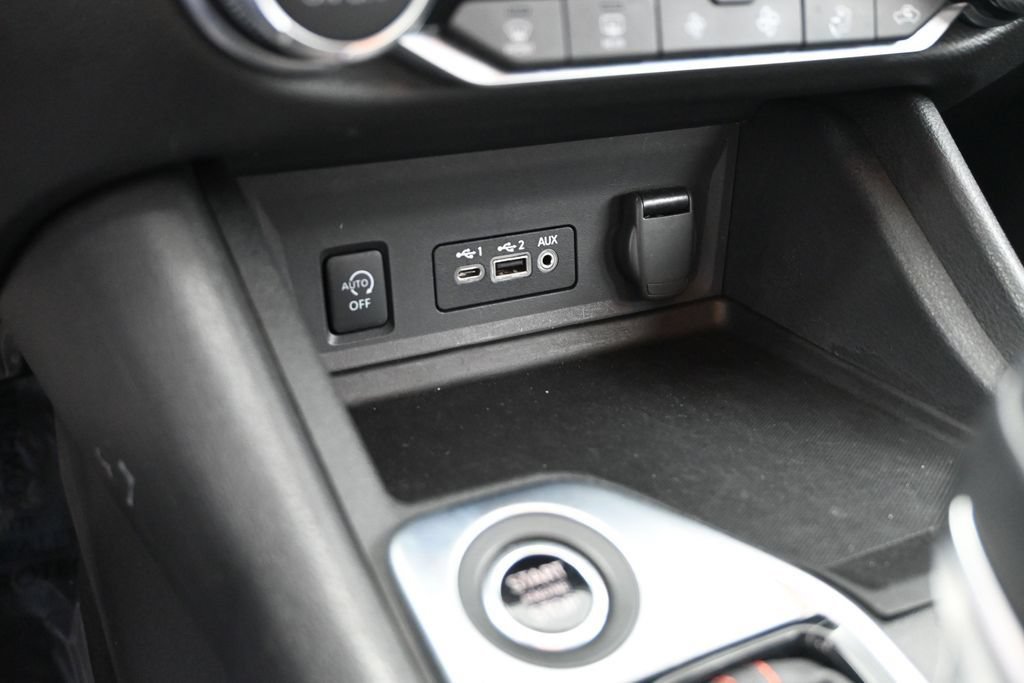 Used 2025 Nissan Sentra SR FWD image 24