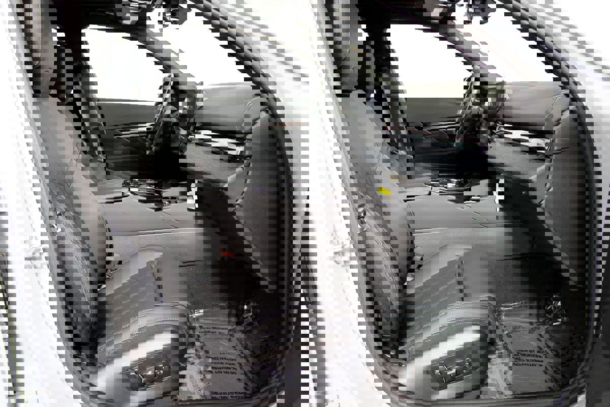 Used 2025 BMW i5 eDrive40i w/ M Sport Package image 23