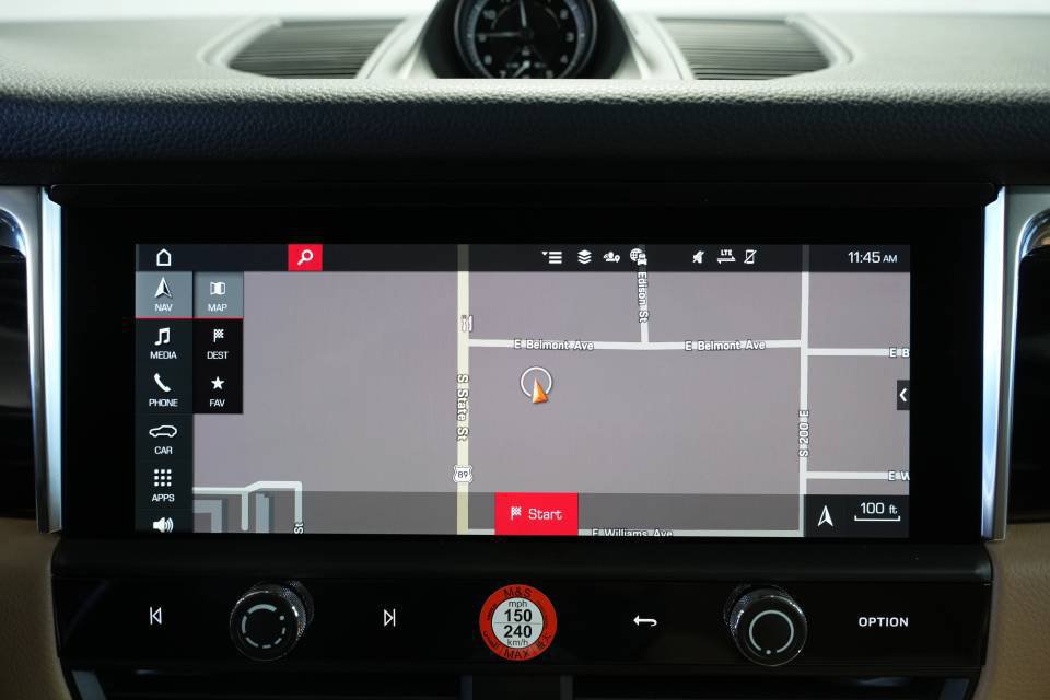 Certified 2026 Porsche Macan AWD/4WD image 19
