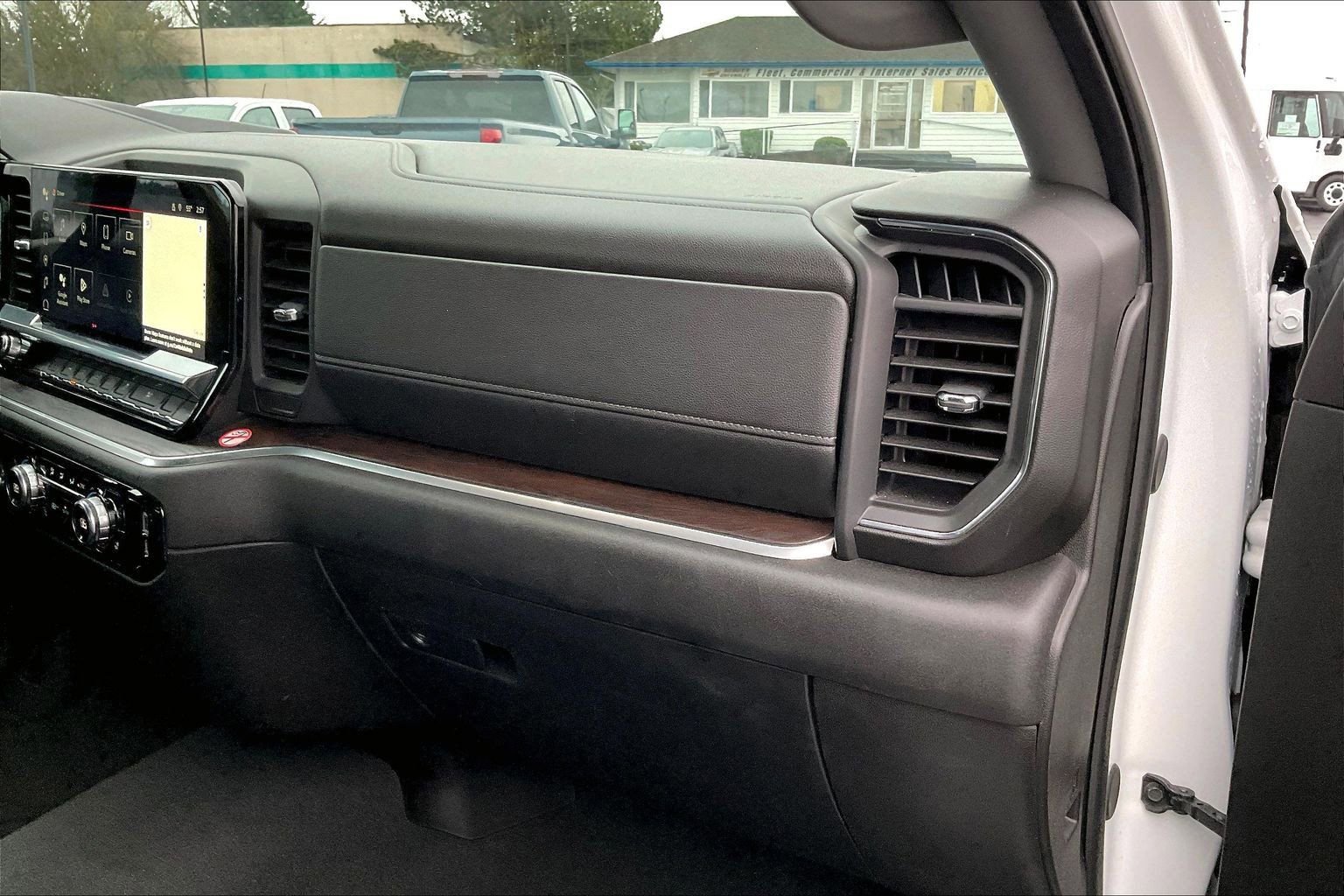 Used 2024 GMC Sierra 1500 SLT image 14