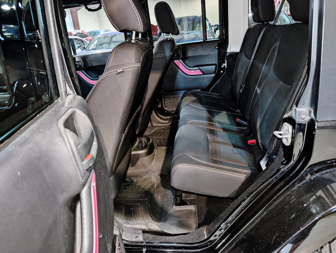 Used 2015 Jeep Wrangler Unlimited Sahara w/ Dual Top Group image 19