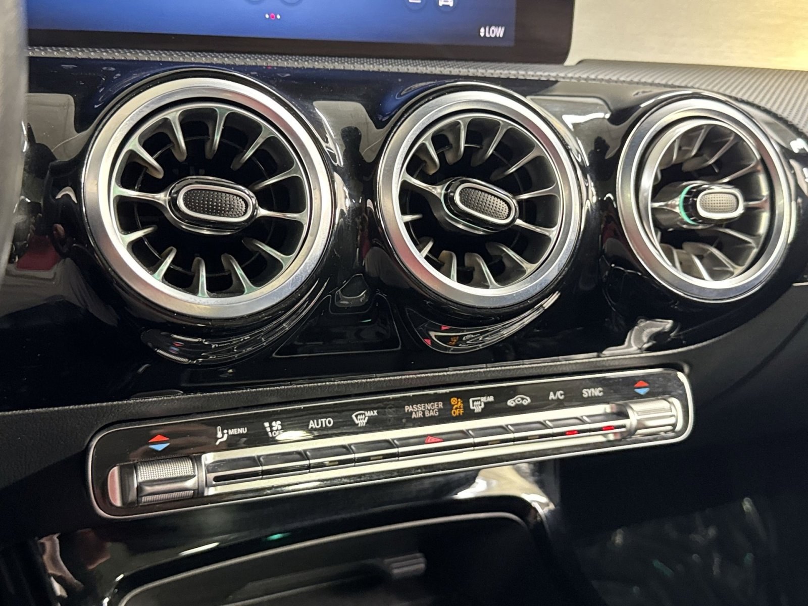 Used 2025 Mercedes-Benz CLA 250 4MATIC image 25