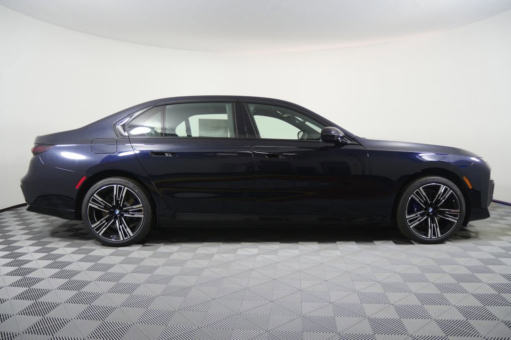 New 2026 BMW i7 xDrive60 w/ Executive Package image 2