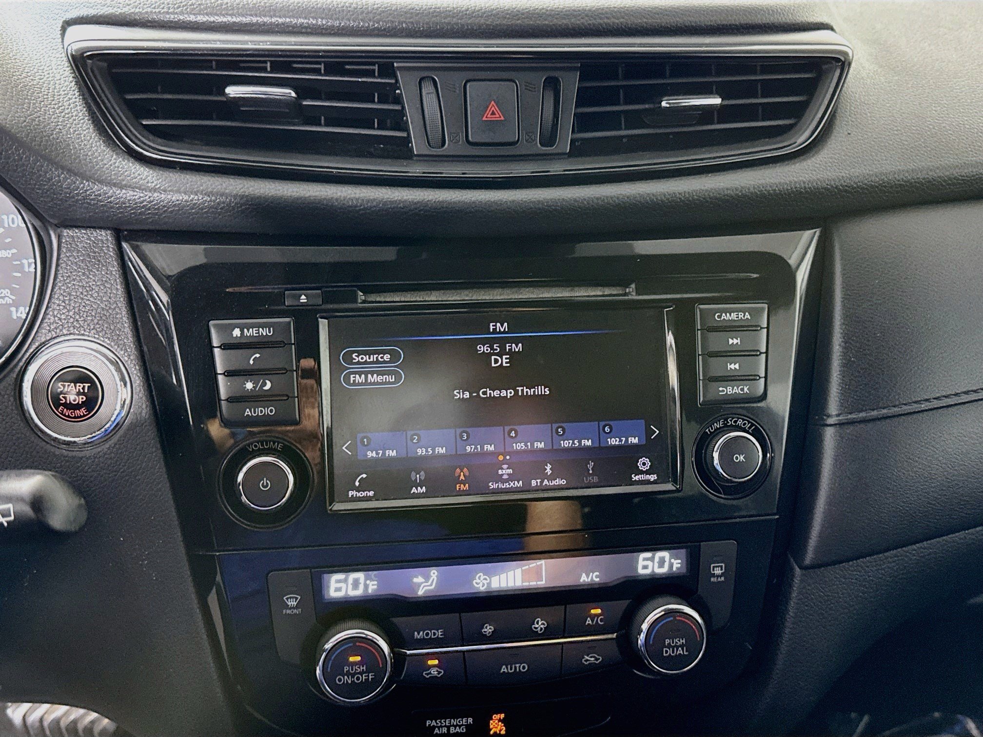 Used 2020 Nissan Rogue SV AWD/4WD image 18