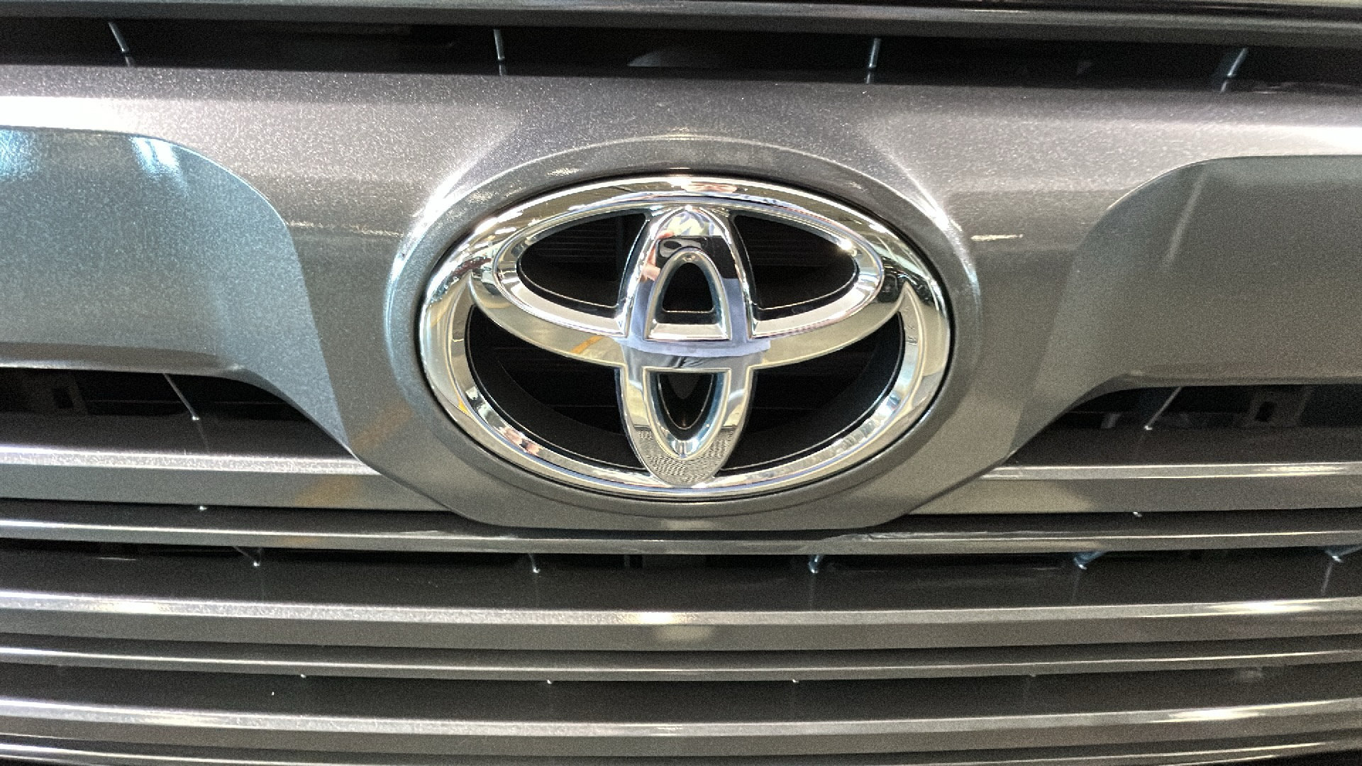 Used 2022 Toyota Tundra Limited AWD/4WD image 8