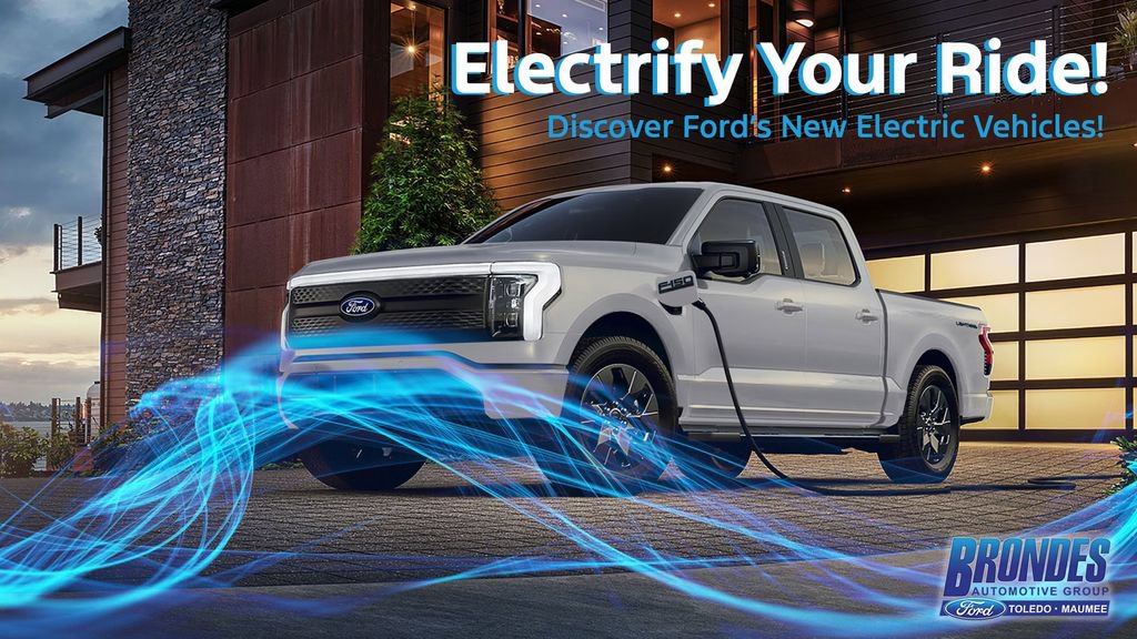 Used 2022 Ford Explorer XLT w/ Equipment Group 202A AWD/4WD image 3