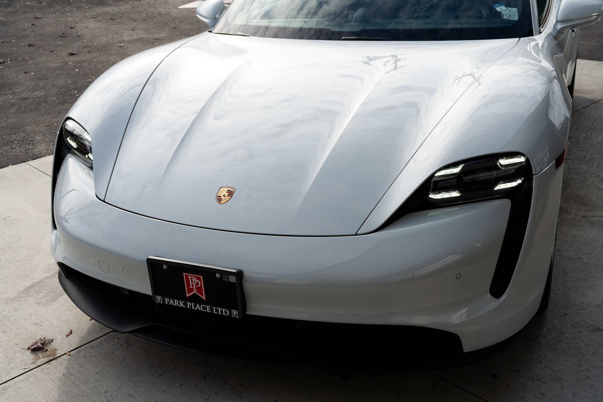 Used 2020 Porsche Taycan 4S image 14