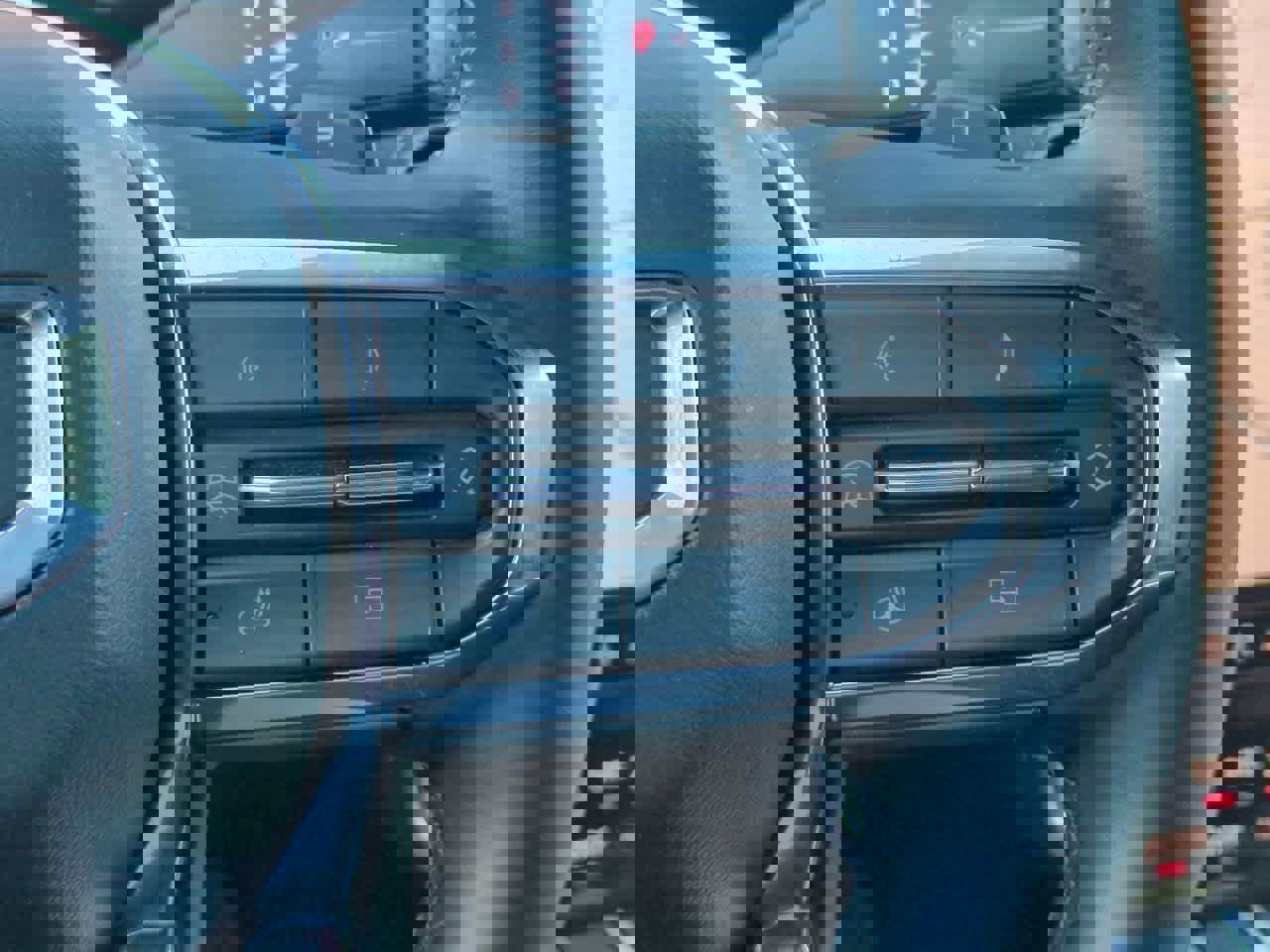 Used 2025 GMC Acadia Elevation image 25