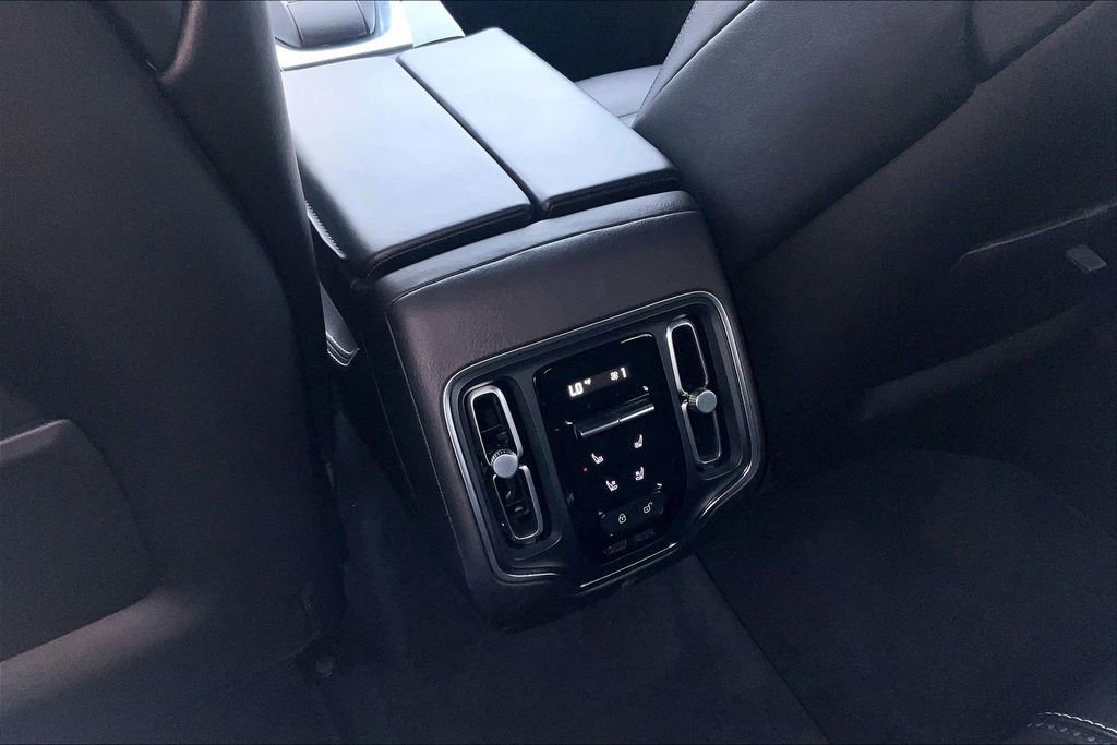 Used 2021 Aston Martin DBX image 25